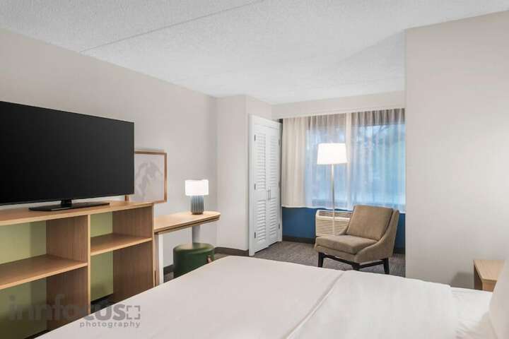 Room 9 of 15