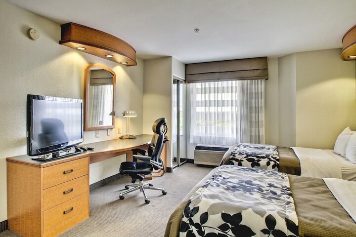Room 9 of 45