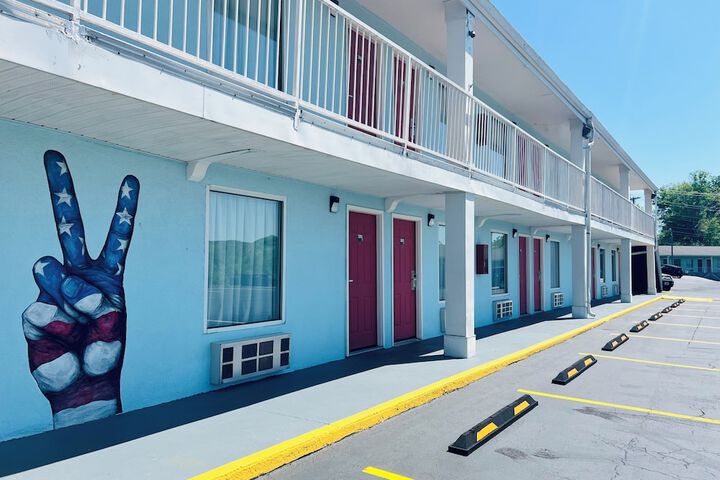 Hometown INN