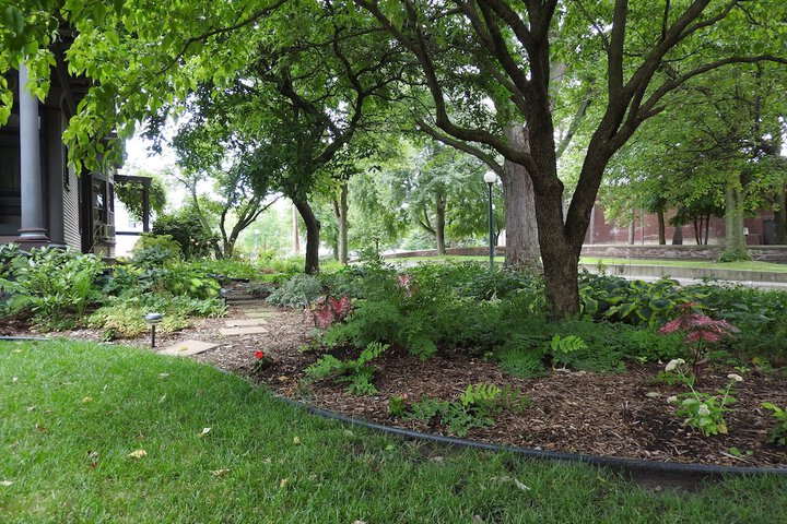 Champaign Garden Inn