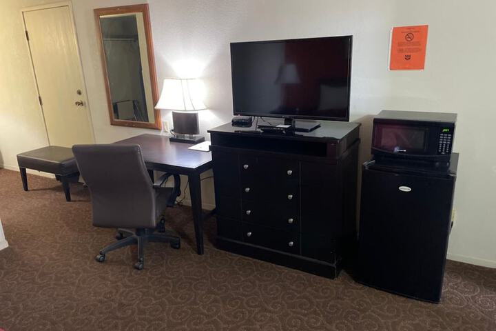 Room 13 of 107