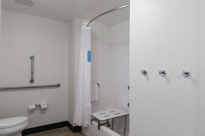 Room 10 of 22