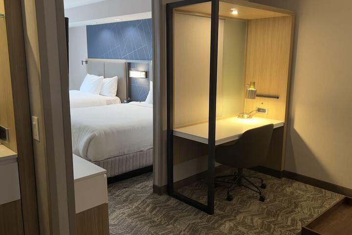 Room 13 of 28