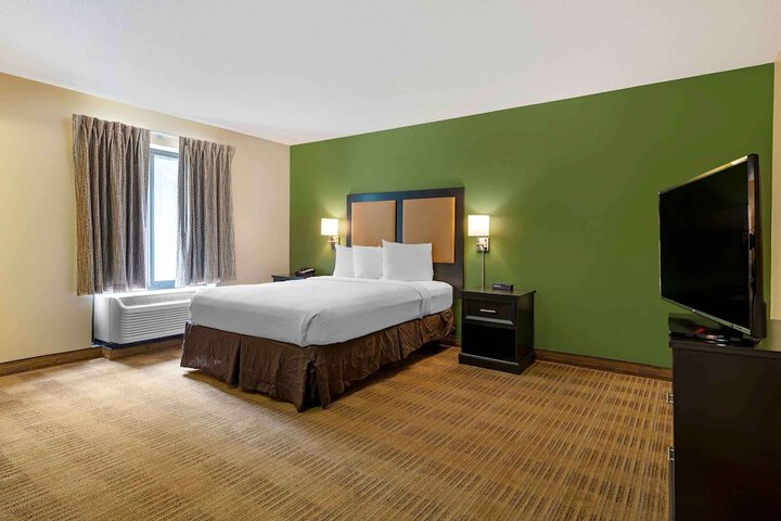 Room 35 of 39