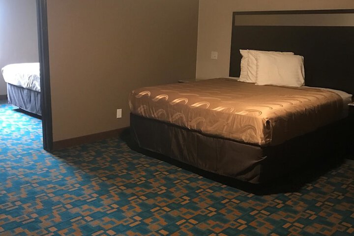 Room 13 of 22
