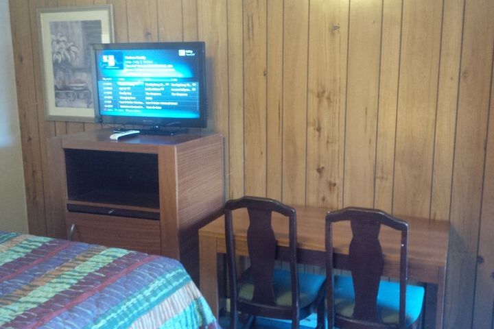 Holiday Lodge