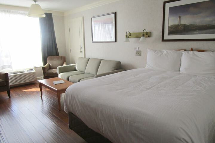 Room 26 of 38