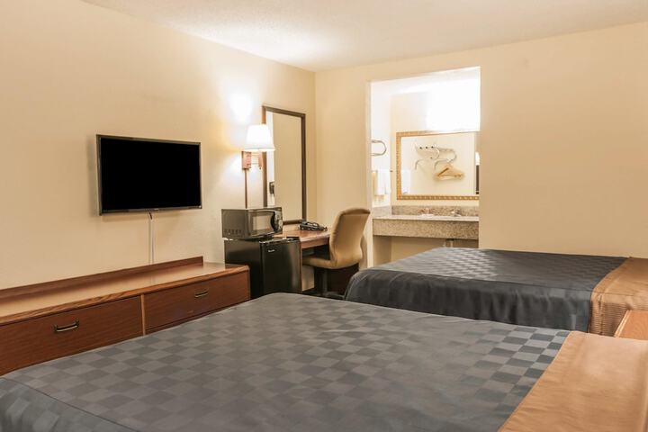Room 28 of 52