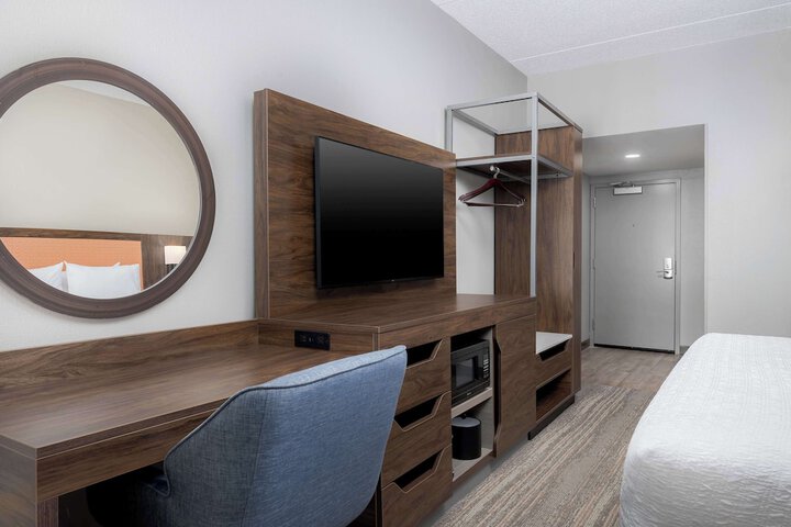 Room 14 of 26