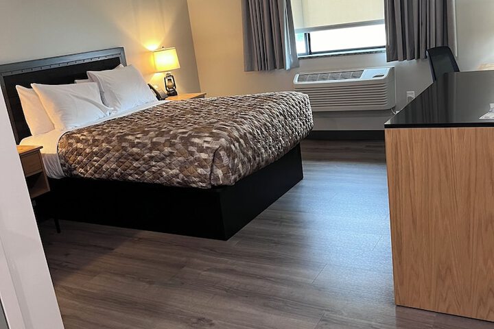 Room 21 of 28