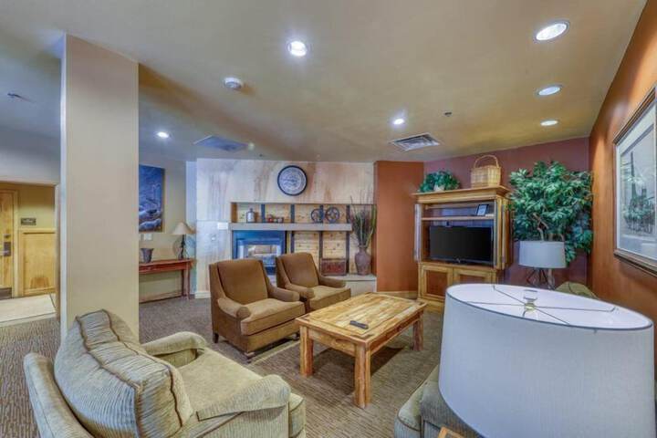 1 Bedroom Mountain Condo in River Run Village with Beautiful Mountain Views and Walking Distance to Ski
