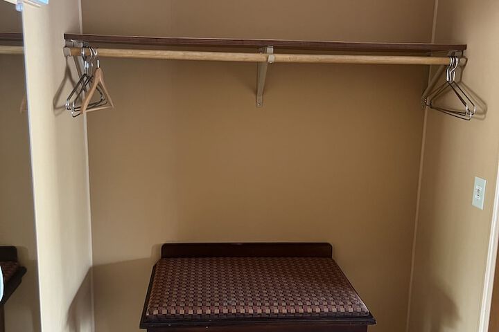 Room 289 of 443