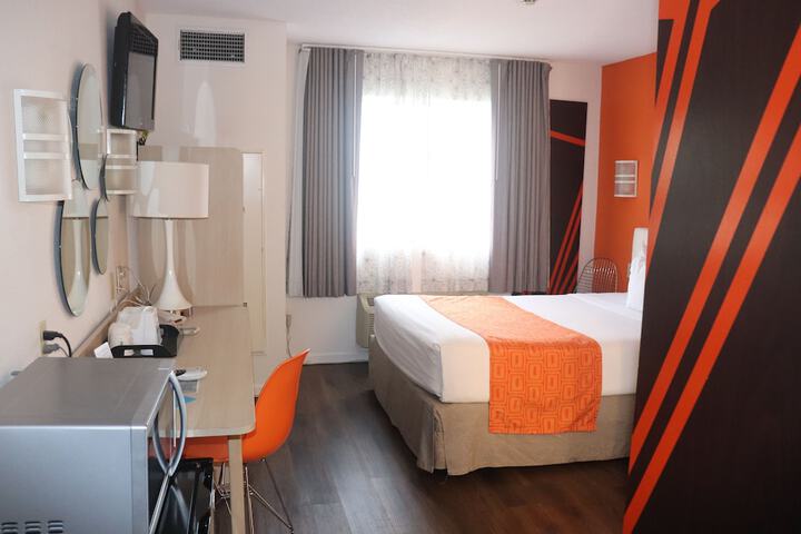 Room 21 of 31