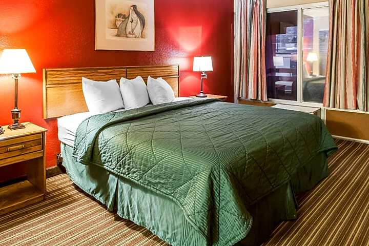 Rodeway Inn East