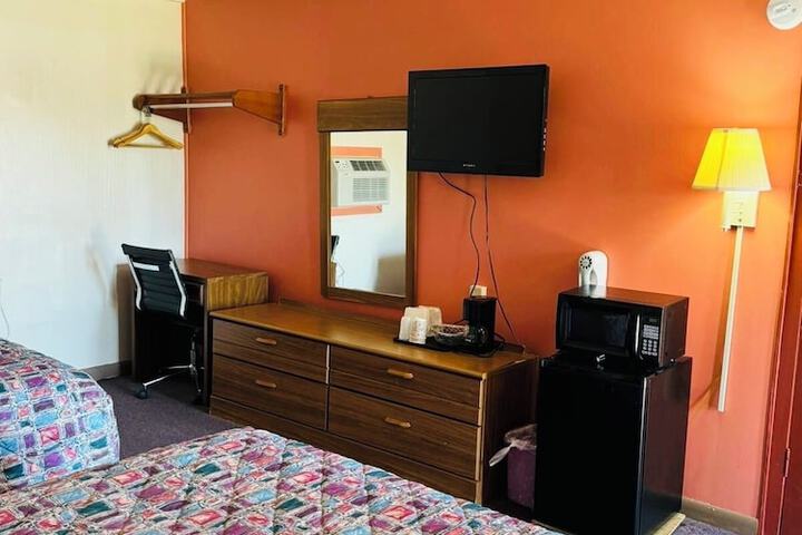 Room 5 of 16