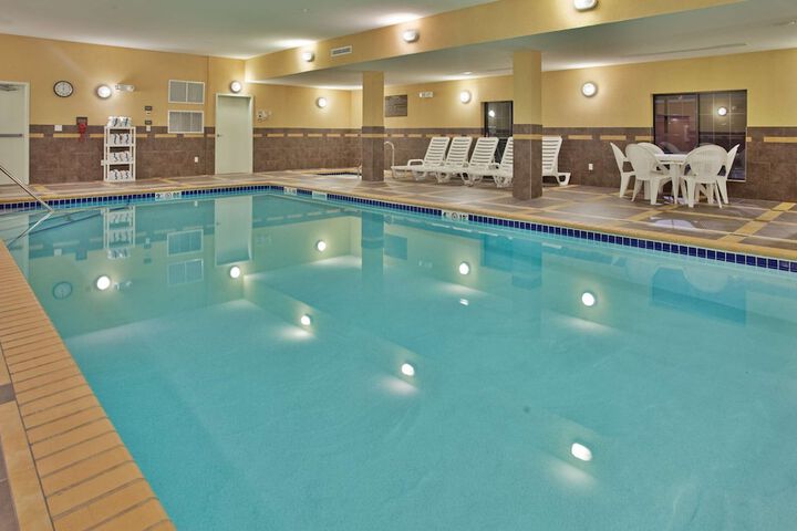 Hampton Inn & Suites Watertown