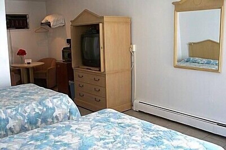 Room 21 of 32