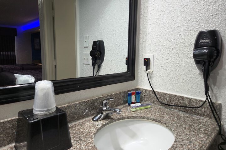 Room 35 of 35