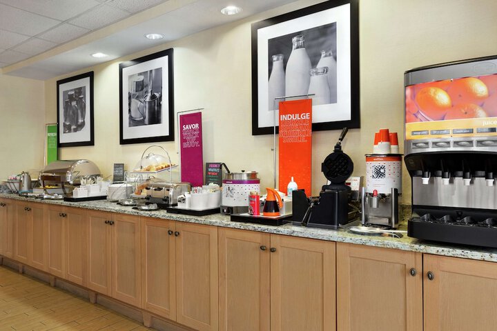 Breakfast/Coffee Service 25 of 27
