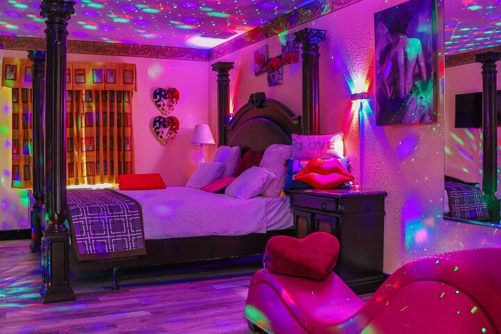 Room 6 of 34