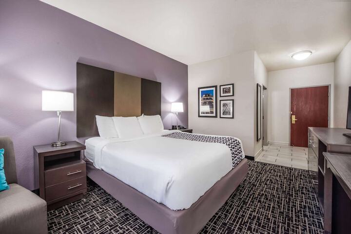 Room 15 of 32