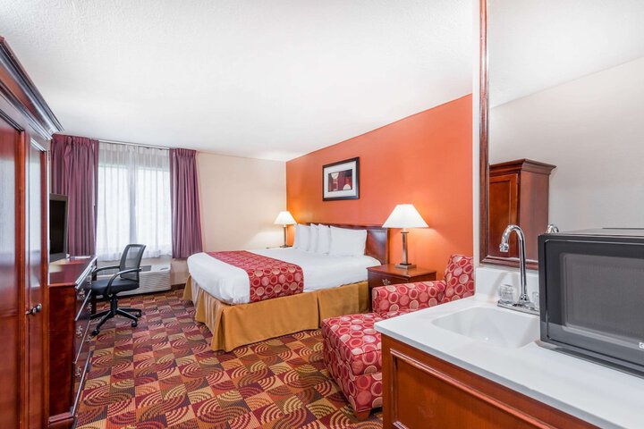 Room 14 of 25