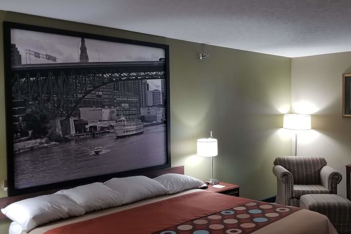 Super 8 by Wyndham Bellefontaine