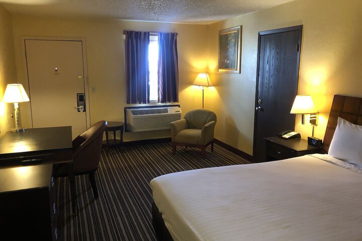 Room 32 of 33