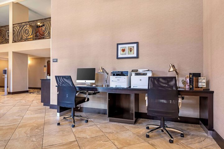 Business Center 38 of 38