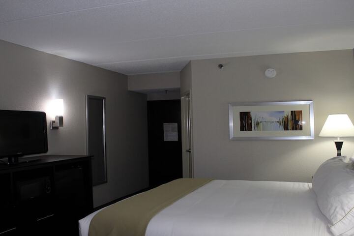 Holiday Inn Express Forsyth by IHG