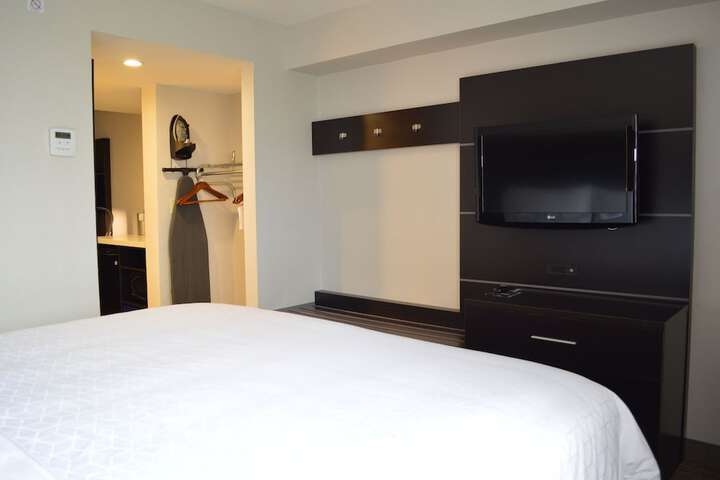 Room 13 of 65