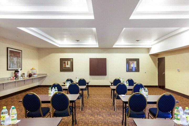 Comfort Inn & Suites Regional Medical Center