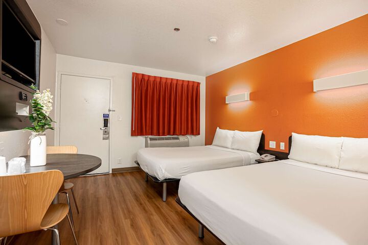 Room 15 of 42