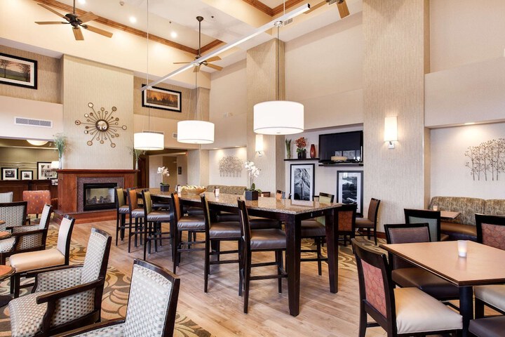 Hampton Inn & Suites Addison