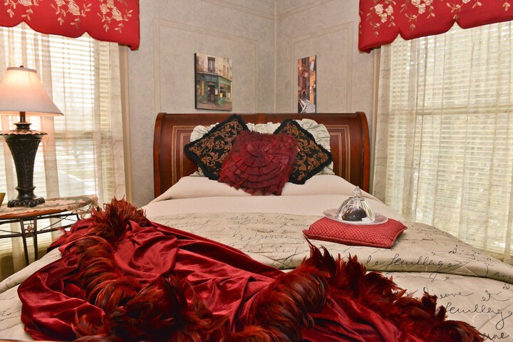Room 18 of 18