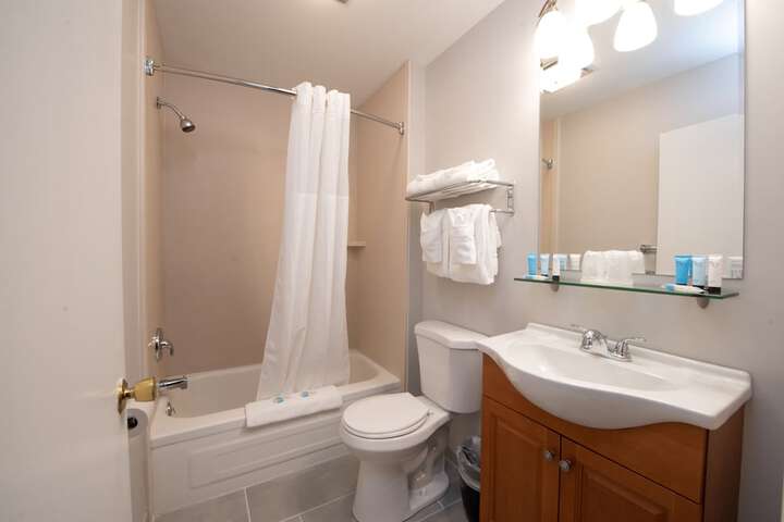 Room 53 of 183
