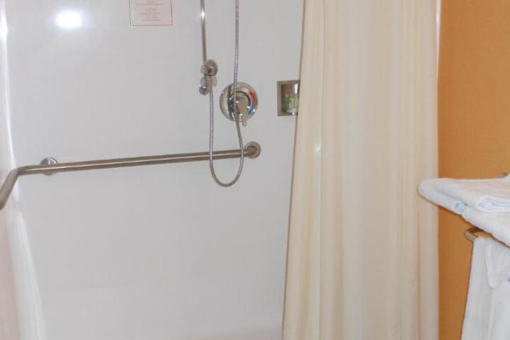 Rodeway Inn University