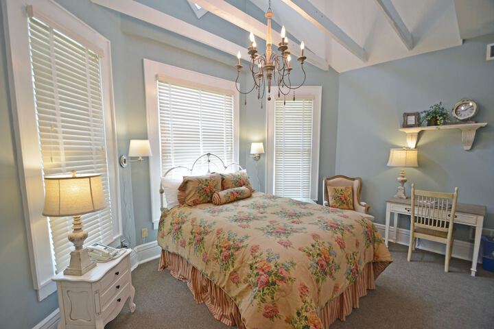 Room 15 of 38