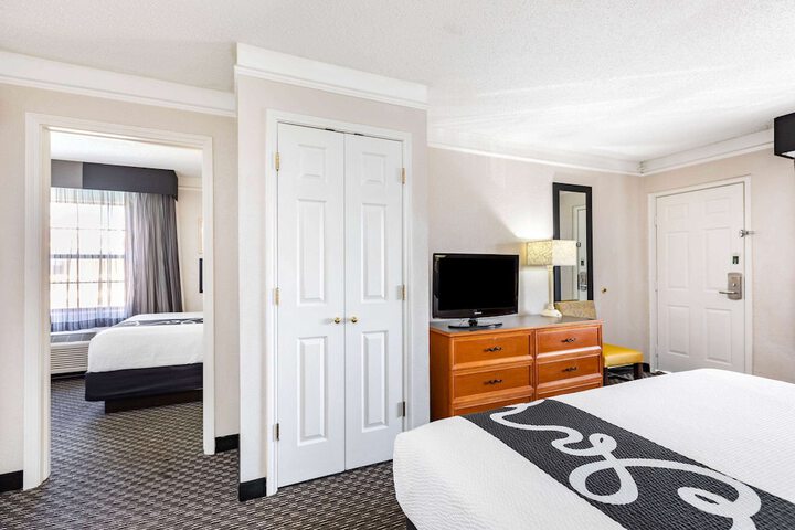 Room 8 of 23