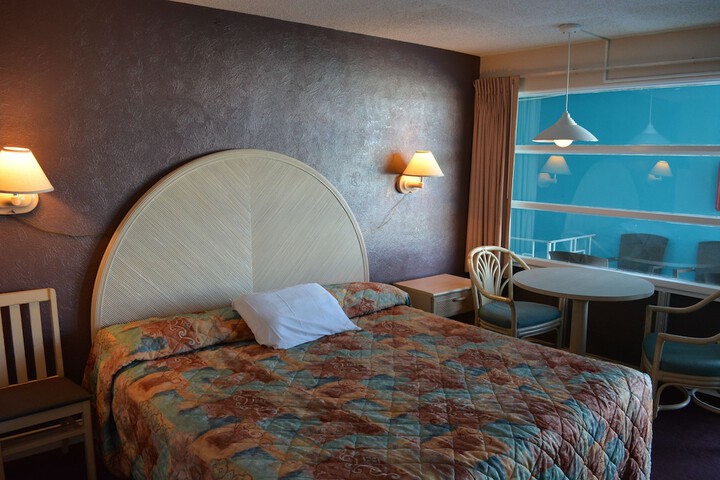 Room 52 of 72