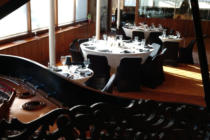 Ballroom/Hall 79 of 88