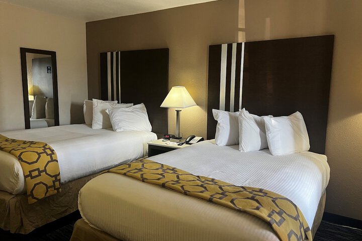 Room 10 of 27