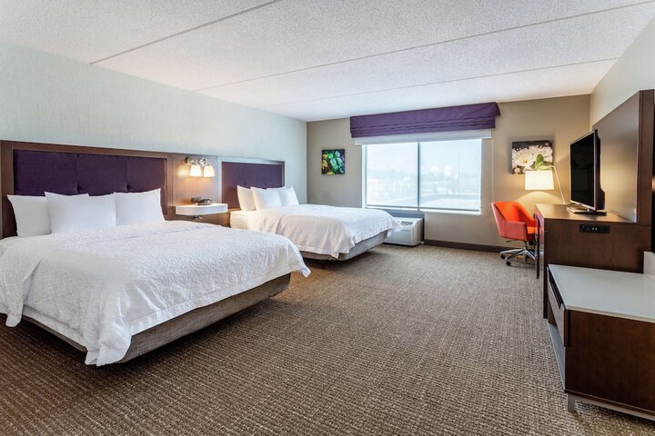 Room 9 of 32