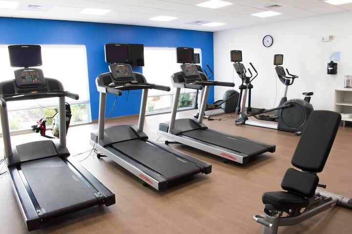 Holiday Inn Express and Suites West Memphis by IHG