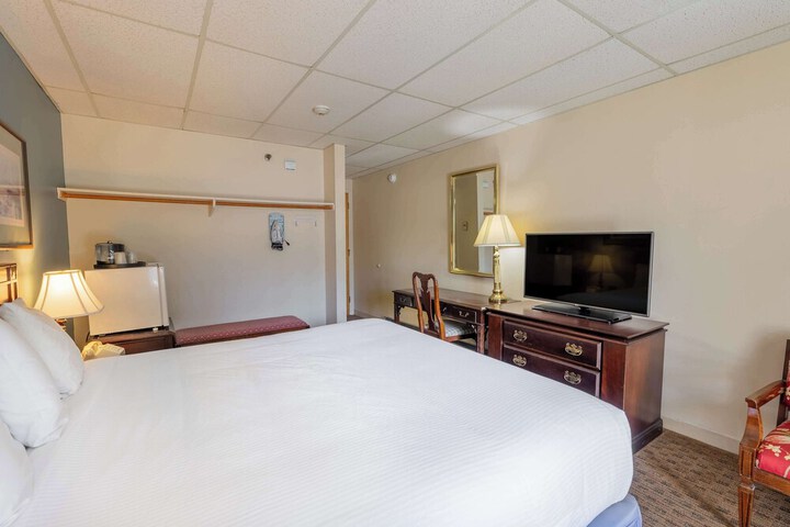 Boothbay Harbor Inn