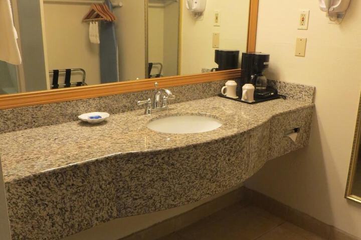 Room 15 of 34