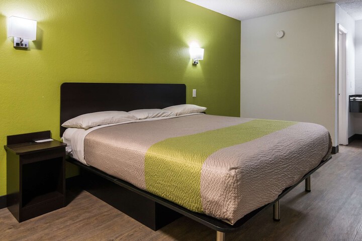 Room 15 of 31