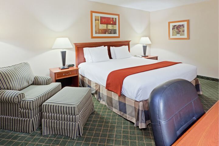 Holiday Inn Express & Suites Kent - University Area by IHG