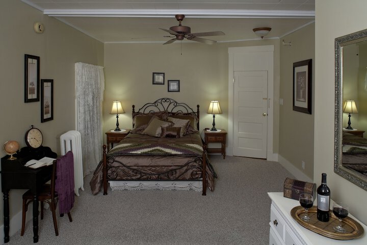 Fullerton Inn