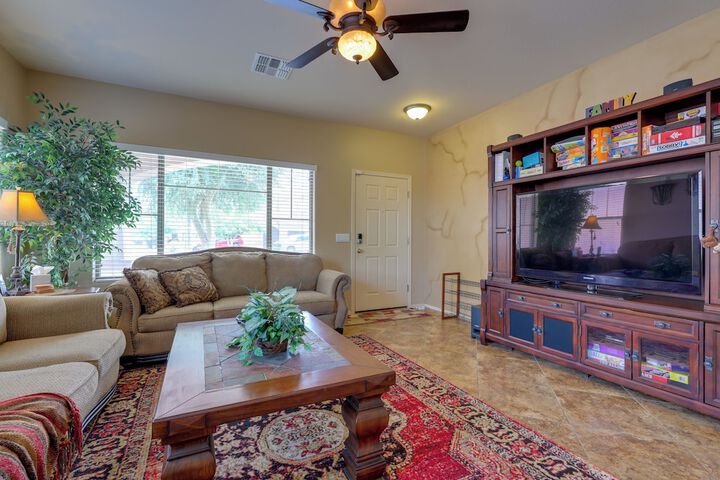 Maricopa Desert Oasis: Fenced Yard w / Hot Tub